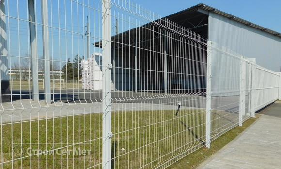 Фото 207. Забор 3д (3D) из панелей сетки c установкой и монтажом белый под ключ купить в Минске