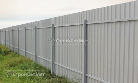 Фото 301. Красивый забор из профлиста профнастила металлопрофиля МП-20 серый обратная сторона