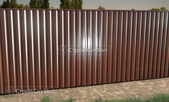 Фото 324. Забор из профлиста профнастила металлопрофиля МП-20 коричневый 8017